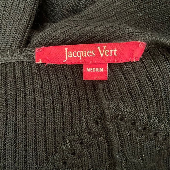 Lightweight Classic & Pretty Cardigan Sweater. Love the Draping 💕 - Picture 5 of 10